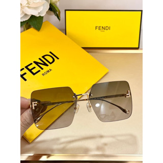 แว่นตากันแดด Fendi พร้อมส่งค่ะ