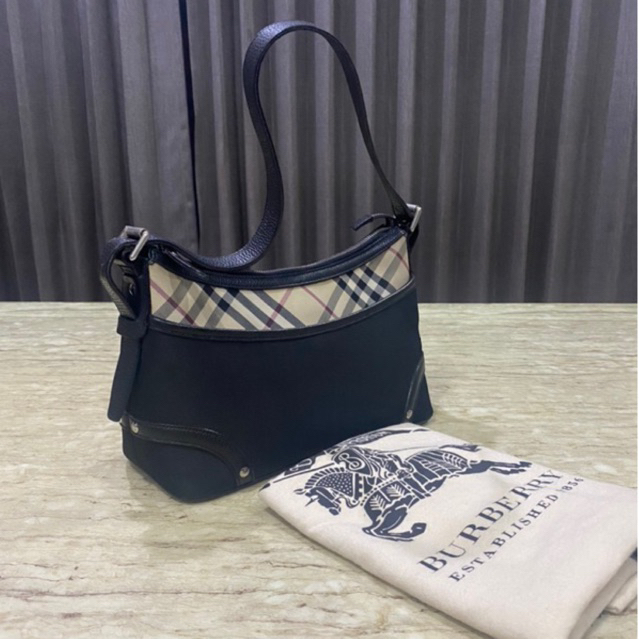 Burberry Black Nova Check Shoulder Bag ของแท้ กระเป๋าแบรนด์เนม มือสอง