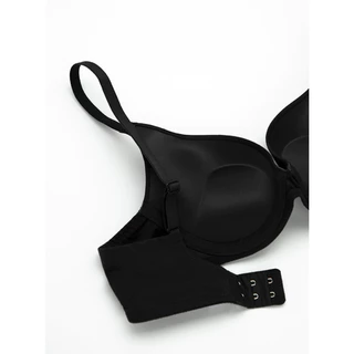 Sabina เสื้อชั้นใน มีโครง รุ่น Modern V รหัส SBI2200BK สีดำ