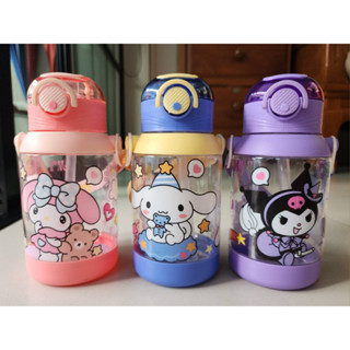 กระติกน้ำลายการ์ตูน Sanrio  ขนาด 600 มล. พร้อมสายสะพายปรับระดับได้  หลอดเด้ง