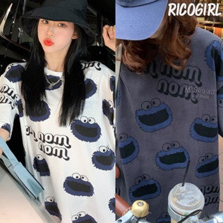 【RicoGirl】 *พร้อมส่ง*  เสื้อยืดคอกลมสกรีนลายตุ๊กตาขนฟู แต่งข้อความภาษาอังกฤษ #61 เสื้อ เสื้อยืด เสื้อผู้หญิง เสื้อแฟชั่น