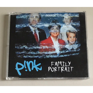 ซีดีซิงเกิ้ล ของแท้ ลิขสิทธิ์ มือ 2 สภาพดี...ราคา 250 บาท “Pink” ซิงเกิ้ล "Family Portrait"*แผ่นหายาก Made in EU*