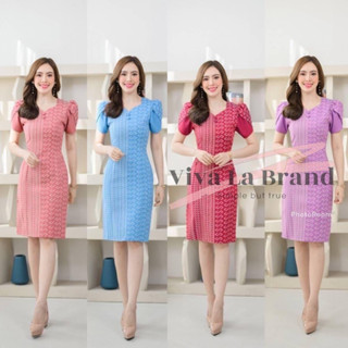 V220 ชุดเดรสผ้าทอลายฝ้ายคราม ทรงคอหัวใจแขนกลีบบัว ชนเชิงลายข…