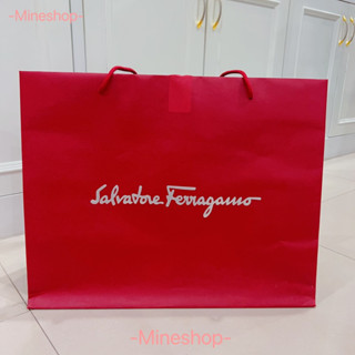 ถุงกระดาษ Salvatore Ferragamo ของแท้💯%