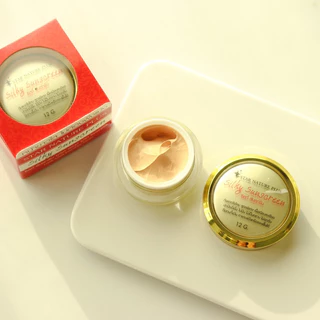 <กันแดดใช้ดี>สตาร์เนเจอร์พลัสซิลกี้ซันสกรีน // 12g. // สุดคุ้ม!! กันแดดใยไหมแท้ ทาแทนแป้งได้ เกลี่ยง่าย กันน้ำ ไม่ติดแมส