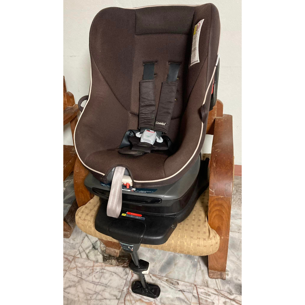 CarSeatมือสอง  คาร์ชีท combi zeusturn euro 360 องศา สำหรับน้อง 0-4 ขวบ สภาพ 90%