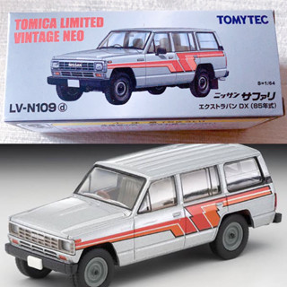 พร้อมส่ง🚗 TOMYTEC 1/64 Limited Vintage NEO Nissan Safari Extra Van DX (Silver / Stripe) [LV-N109d]