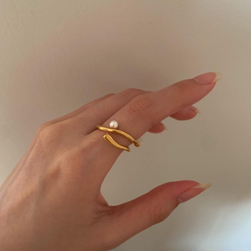 HER OBJECTIVE_HER BOLD CURL RING COLLECTION