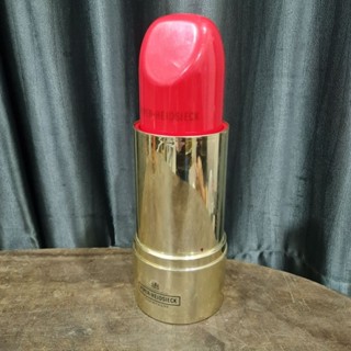 Piper-Heidsieck Cuvée Brut Lipstick Edition กระบอกแชมเปญทรงลิปสติก