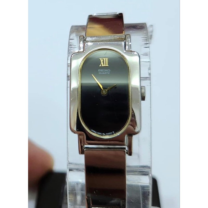 นาฬิกาข้อมือผู้หญิง แบรนด์ Seiko made in japan มือสอง