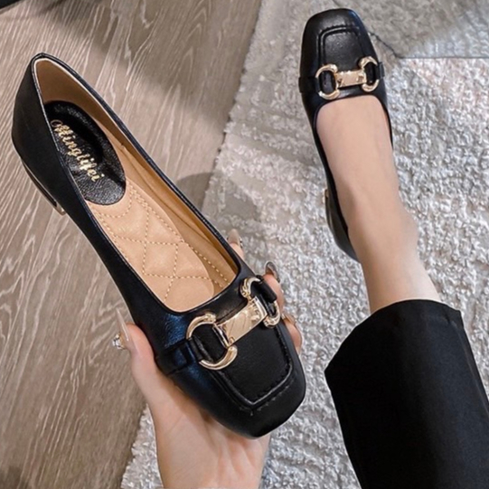 Size 35-43 รองเท้าคัทชูผู้หญิงใส่ทำงานใส่เที่ยวได้มีถึงไซส์ใหญ่ รองเท้าหนังผู้หญิง รองเท้าผู้หญิงไซส