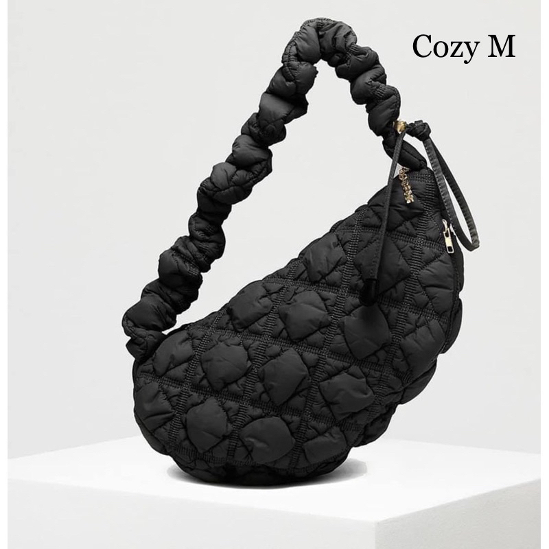 พร้อมส่ง แท้ % New Carlyn Cozy M bag สีดำ ปรับสายได้ COZY H72303010(B) Black