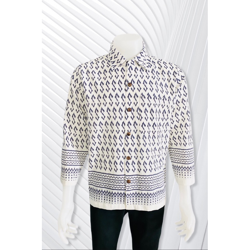 เสื้อพื้นเมืองผู้ชายลายขอพระราชทาน