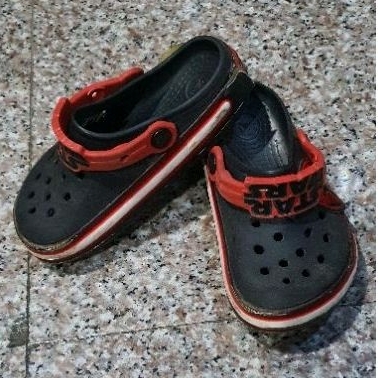มือสอง แท้💯 Crocs Star wars รองเท้าเด็กผู้ชาย