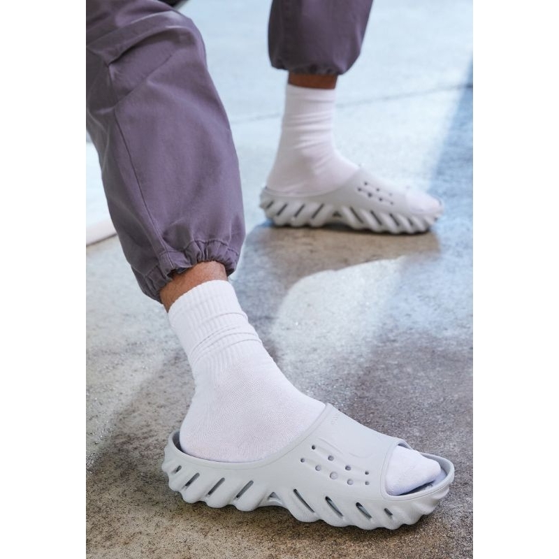 รองเท้าแตะ Crocs Echo Slide Atmosphere Grey US M8/W10 สภาพใหม่