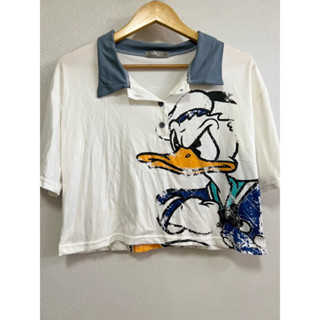 เสื้อครอปลายการ์ตูนสีขาว