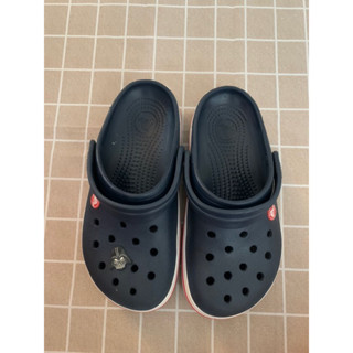 รองเท้าลำลองcrocs มือ2