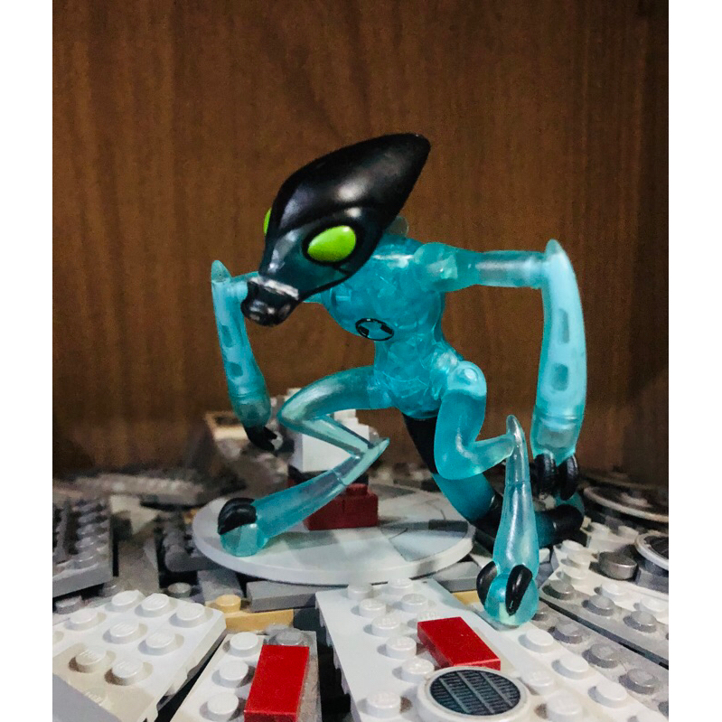 Ben 10 Alien Worlds XLR8 4.5” Action Figure Playmates Cartoon Network