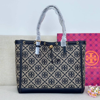 🎀 (สด-ผ่อน) กระเป๋า 15.5 นิ้ว SHOP 80644 สีเนวี่ Tory burch T Monogram Large Jacquard Tote