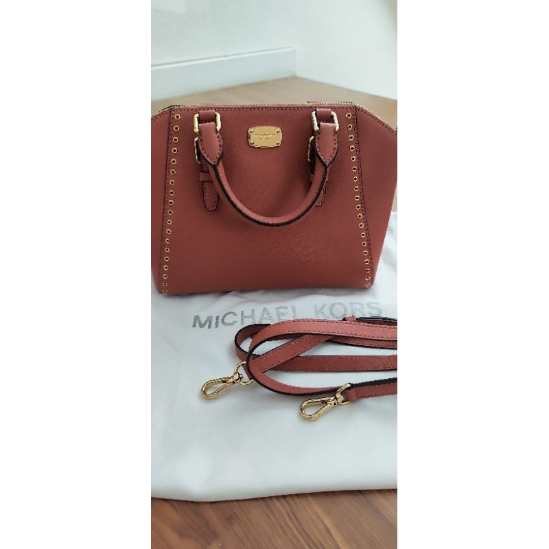 Michael Kors แท้จาก shop มือ2 สภาพ 99.99%