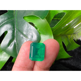 Lab created emerald 10x12mm 1 pieces