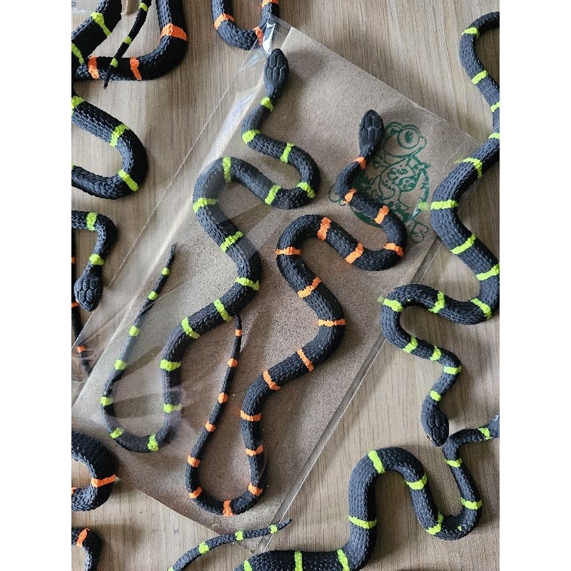 งูปลอม สีสะท้อนแสง 2ตัว🐍🐍