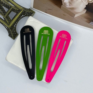 BALENClAGA Holli clip