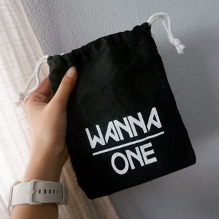 กระเป๋าหูรูด/สะพายได้ wanna one ราคาถูก สินค้าพร้อมส่งจากไทย