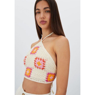 เสื้อครอปแบบคล้องคอ Stradivarius Floral Crochet Top ไหมพรมถักๆ มีเชือกผูกหลัง