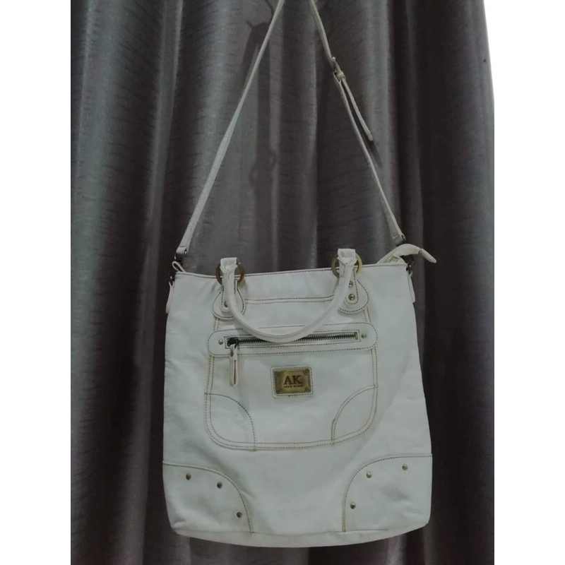 กระเป๋าanne kleinสีขาว