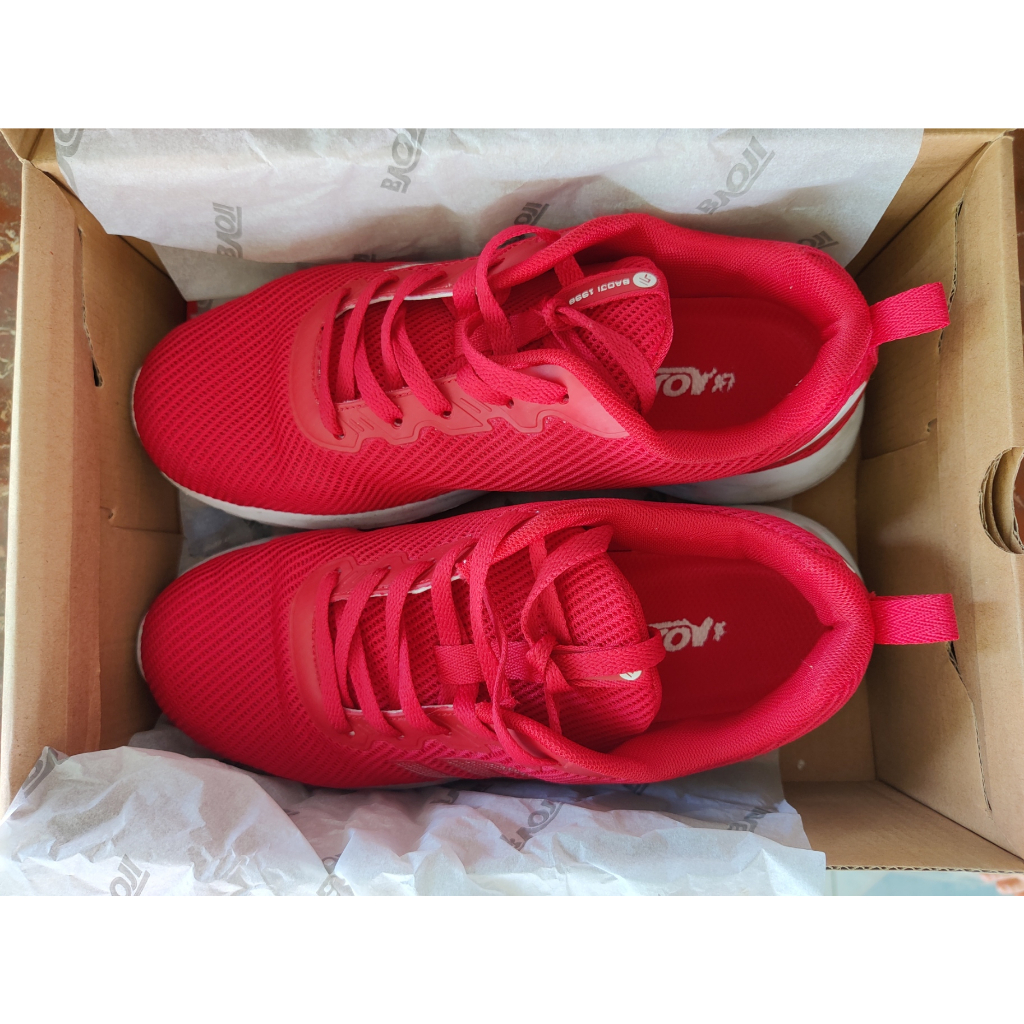 (มือ 2) รองเท้าผ้าใบ Baoji สีแดง EUR 39