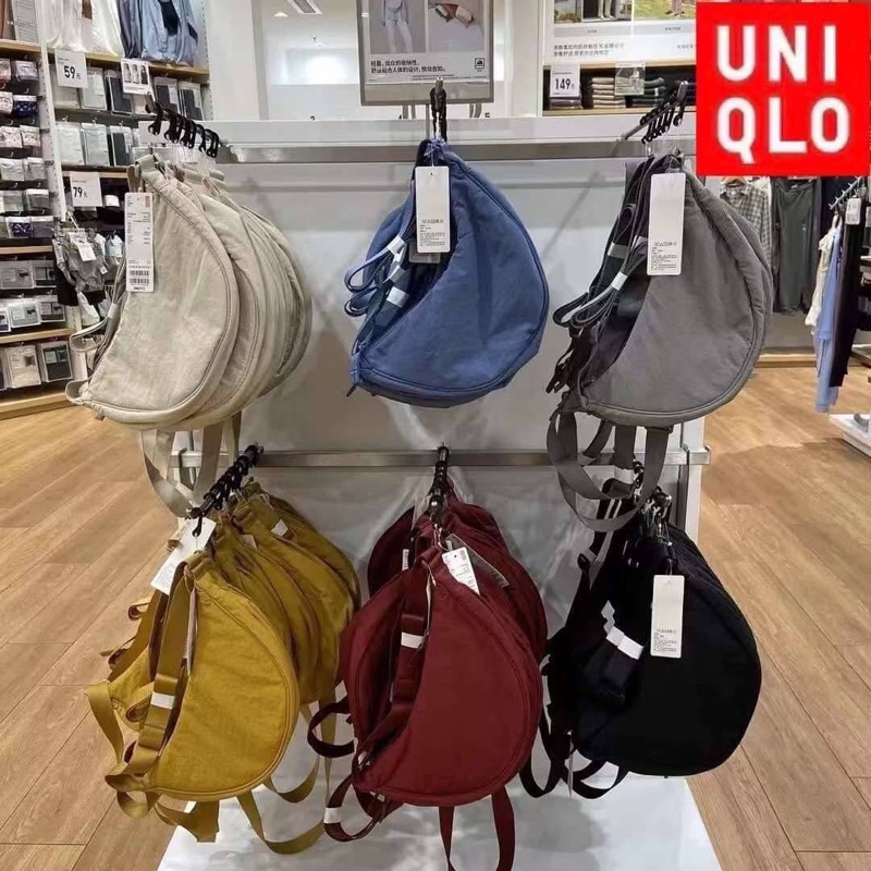 UNIQLO กระเป๋าสะพายยูนิโคล่_ กระเป๋า Zara มาพร้อมถุงป้าย สวยมากน่าเก็บทุกสี ขนาด : มี 4 สี : ดำ เขียวขี้ม้า ขาว ส้ม