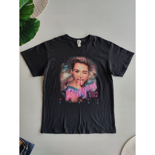 เสื้อยืด Miley cyrus Bangerz tour 2014 สีดำ ลายหน้าหลัง สวยๆ สภาพใหม่ Size L