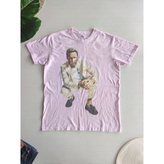 เสื้อยืด Olly Murs ลายหน้าหลัง สีชมพู ลายหน้าหลัง สวยๆ สภาพใหม่มาก Size L