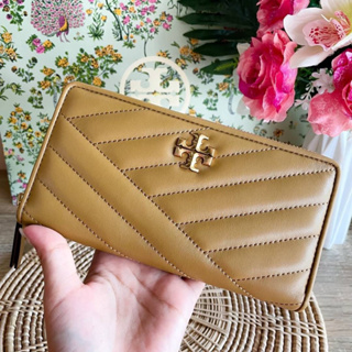 🎀 (สด-ผ่อน) กระเป๋าสตางค์ 90348 Dusty Almond / 56605 งาน SHOP Tory Burch Kira Chevron Zip