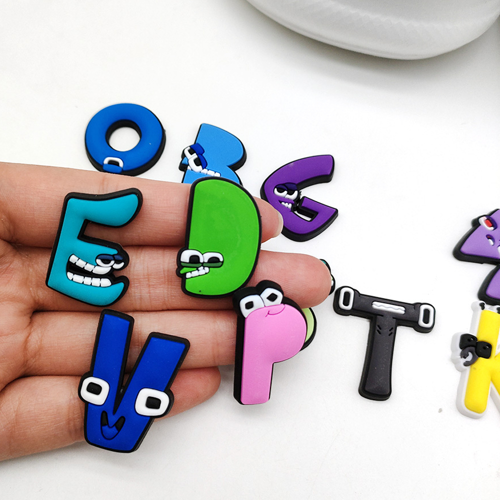 ตัวติดรองเท้า Pvc ตัวอักษรการ์ตูน A-Z สำหรับตกแต่งรองเท้าหัวโต CROCS JIBBITZ ติดง่าย น่ารักๆ