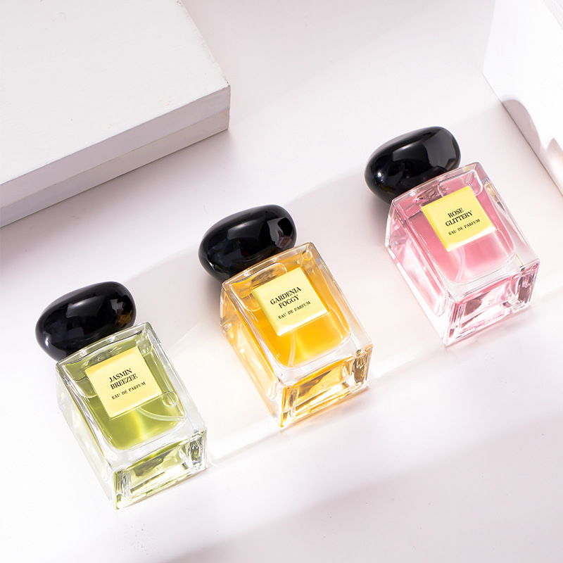 ** สินค้ามาใหม่ ** สเปรย์น้ำหอมระงับกลิ่นกาย 18 กลิ่น ขนาด 30 ml. สารสกัดจากผลไม้และดอกไม้ธรรมชาติ ** พร้อมส่ง **