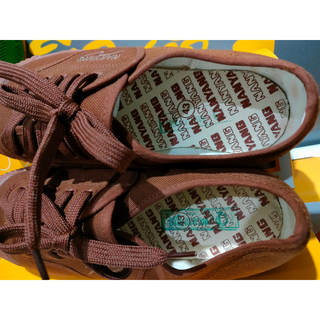 นันยาง รองเท้าผ้าใบ รุ่น 205-S เกรด C