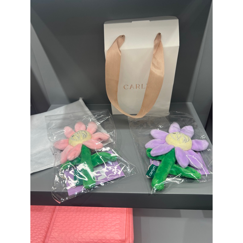 พร้อมส่ง Carlyn Flower Kerychain พวงกุญแจดอกไม้