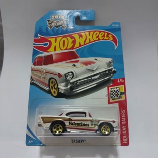 รถเหล็ก Hotwheels 57 CHEVY 2018 Valentines (ib19)