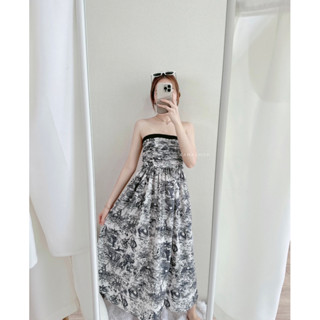 “ Fullmoon dress “  ชุดเดรสเกาะอกสมอคอกใหญ่ด้านหน้า - Swanashop