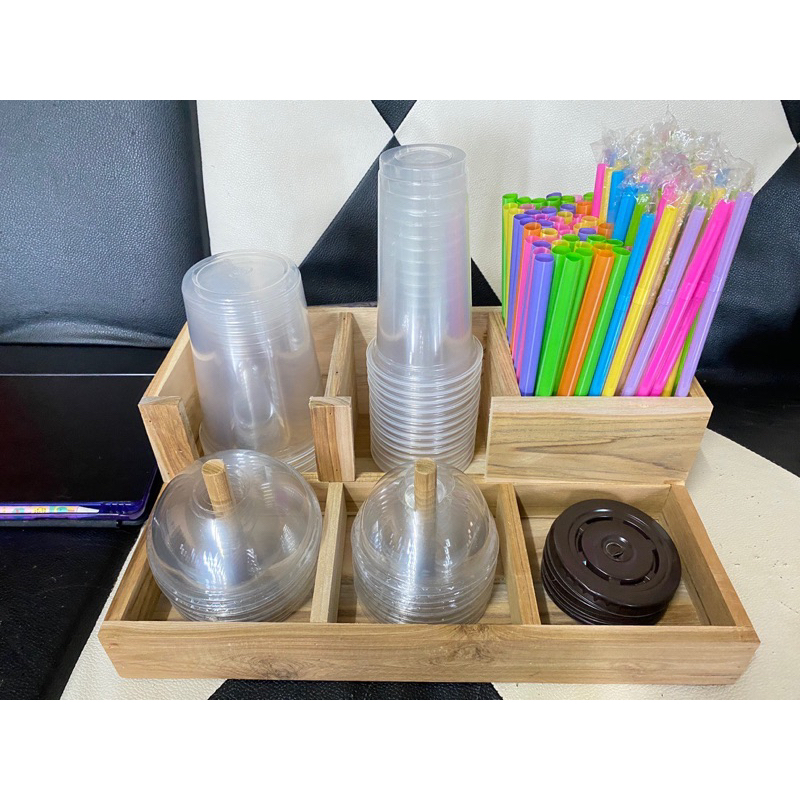 กล่องใส่แก้วกาแฟ 6 ช่องใหญ่ คว่ำแก้วกาแฟ 16-32 OZ. ใส่หลอดดูด เก็บฝาได้ งานไม้สัก