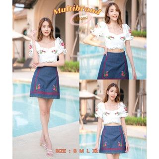 Multibrand 90002 ชุดเซตเสื้อครอป + กระโปรงสั้นสุดชิคปักลายดอก