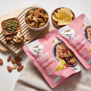Jida Cube กล้วยกรอบผสมสตรอว์เบอร์รีและธัญพืช ขนาด 30 กรัม Banana Crunch Strawberry and Mixed Nuts