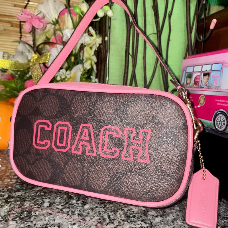 กระเป๋าคล้องมือ Coach CB851 Jamie Wristlet 7”