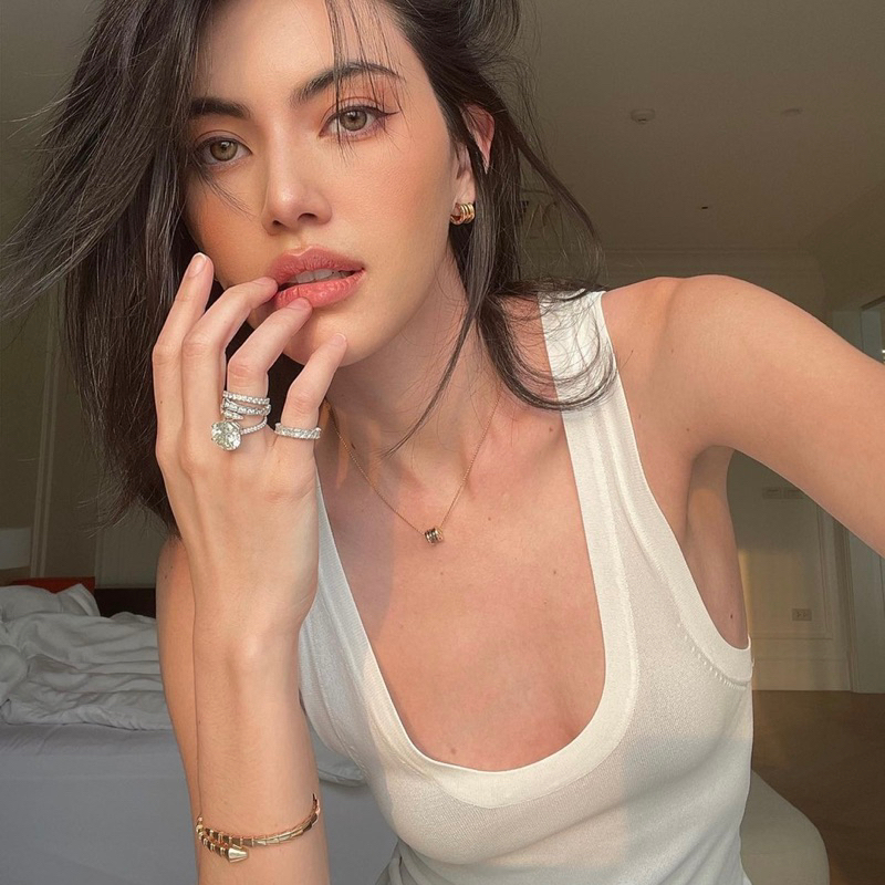Davika basic เสื้อกล้าม แซ่บเท่ สวยจบในตัวเดียว ผ้าใส่สบายๆไม่ร้อน แมทช์กับเสื้อคลุมเก๋ๆหรือใส่เดี่ยวๆได้หมดน้า