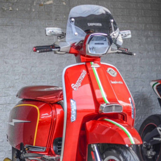 ชิวหน้า lambretta v200 พร้อมขาจับปรับความสูงได้ ยักษ์บังลม