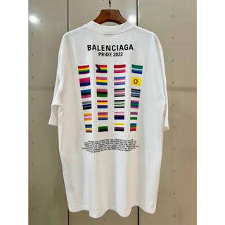 BALENCIAGA PRIDE 2022 FLAG OVERSIZED T-SHIRT IN BLACK &amp; WHITE เสื้อยืดคอกลมแขนสั้น บาลองเซียก้า ธงชาติไพรด์ สีรุ้ง LGBT