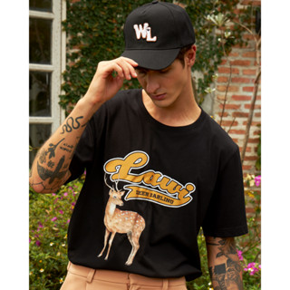 Lawi-Cervus T-shirt เสื้อยืดคอกลม ทรงตรงยาว แขนสั้นตรงผ้า cotton 100% โทนสีดำ สกรีนลายกวางและ Logo Lawi ที่อกหน้า