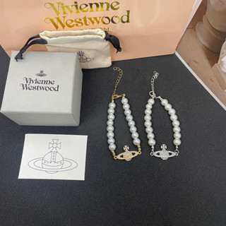 VIVIENNE WESTWOOD MINI BAS RELIEF PEARL CHAIN BRACELET สร้อยข้อมือไข่มุกวิเวียน จี้ฝังเพชรดาวเสาร์  อะไหล่เงิน - ทอง